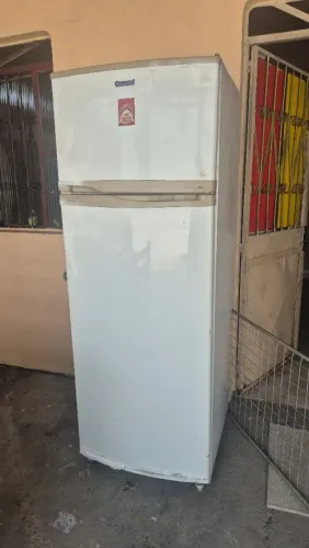 Fogão e geladeira