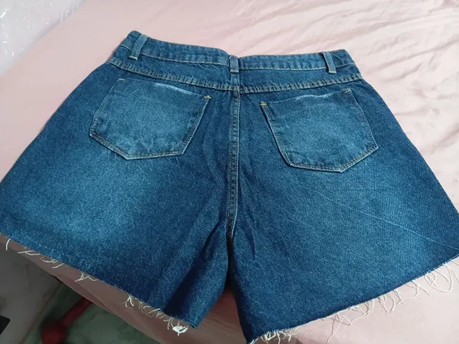 Vendo essa bermuda