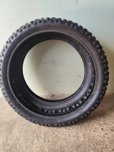 Vende-se pneus Garra Cross. 