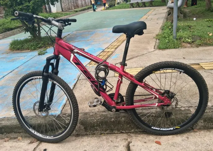Vendo Bike aro 26 Alumínio 