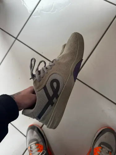 Tenis OUS Cinza usado 