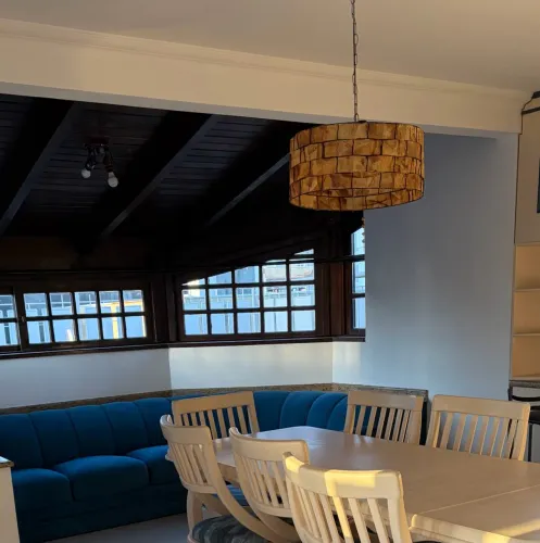 Luminária Pendente Rústica em Madeira - Grande e Decorativa