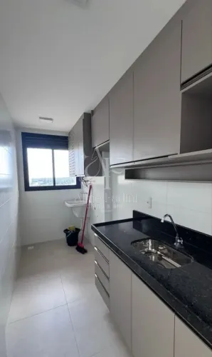 ALUGO Apto 2 quartos com armários