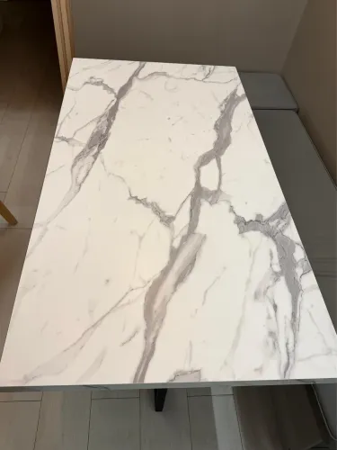 Mesa em MDF com pé em serralheria