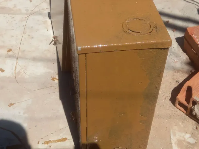 Vendo 2 caixa pra padrão de energia.