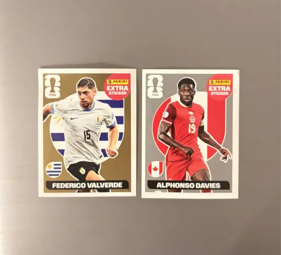 2 FIGURINHAS LEGEND 