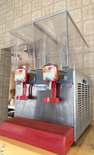 Refresqueira Reubly RF 32L seminova inox 127v TecApply