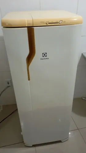 Geladeira Electrolux RE31 - Funcionando Perfeitamente
