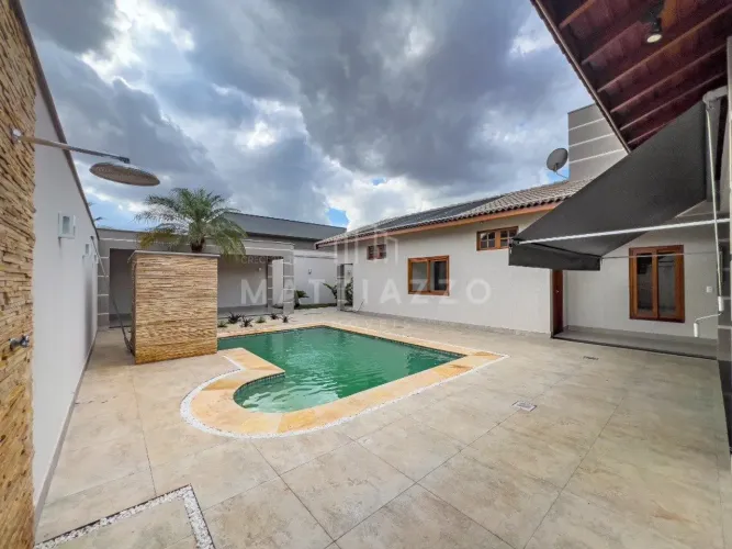 Casa à venda com 03 suítes, no Condomínio Ilha de Bali em Limeira/SP.