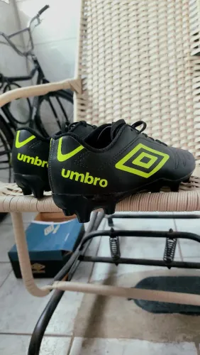 Chuteira Umbro Original Nº 37 - Ótimo Estado
