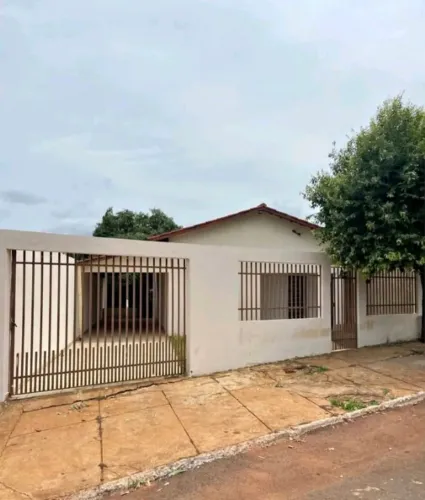 Casa a venda/ Mecejana 
