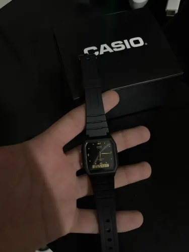 relogio cassio preto com dourado - NUNCA USADO