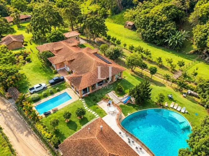 Sítio à venda em Secretário, com 9 suítes, 25000,00 m² por R$ 9.800.000 - Petrópolis/RJ
