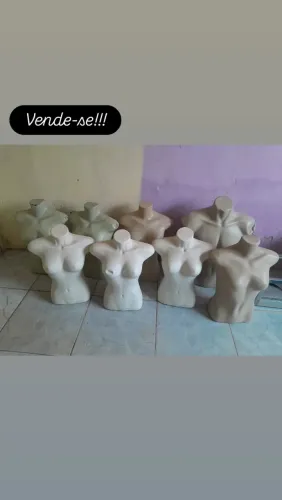 Vendo manequins meio corpo