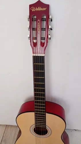 Violão semi novo