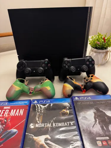 PS4 Novo + 2 Controles + 3 Jogos + Capa de Controle