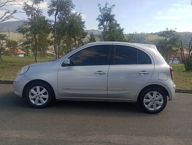 Nissan March SV 1.6 16V Flex Fuel 2014
