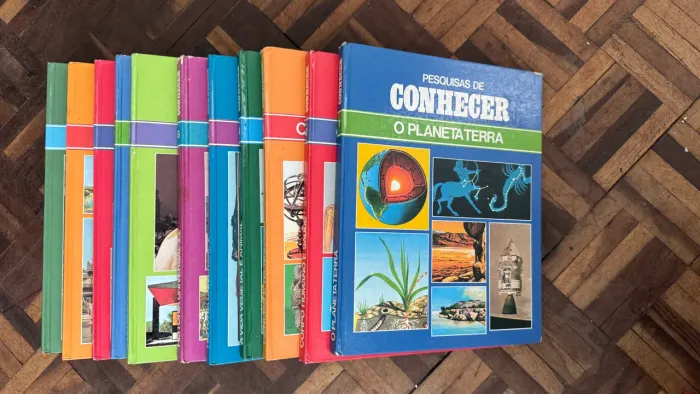 Coleção com 12 livros de pesquisa