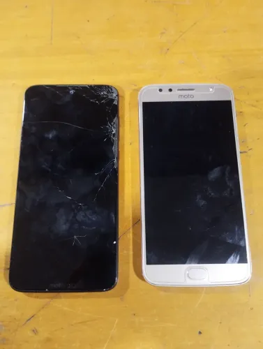 Celulares com defeito 