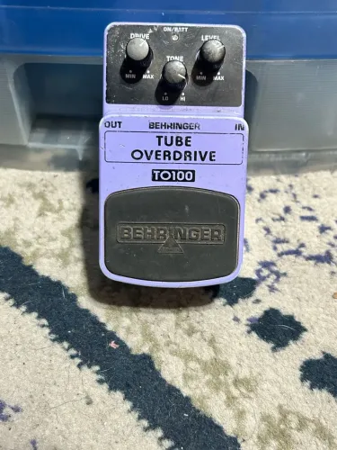 Pedal de efeito Behringer TO 100 aceito cartão de crédito