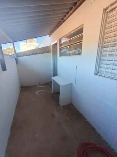 Imóvel para aluguel possui 47 metros quadrados com 1 quarto em Centro - Botucatu - SP