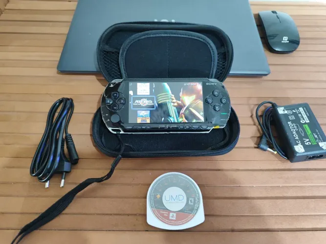PSP linha 1001 excelente estado completo