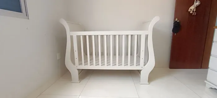 Vendo berço acabamento em Capitone
