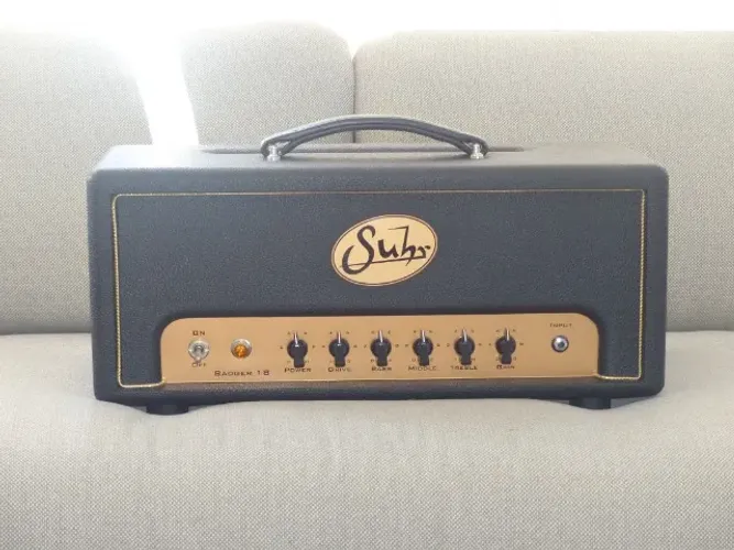 Amplificador Suhr Badger 18