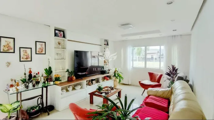 Casa mobiliada de 400 m² com piscina e vista para o mar em Cacupé