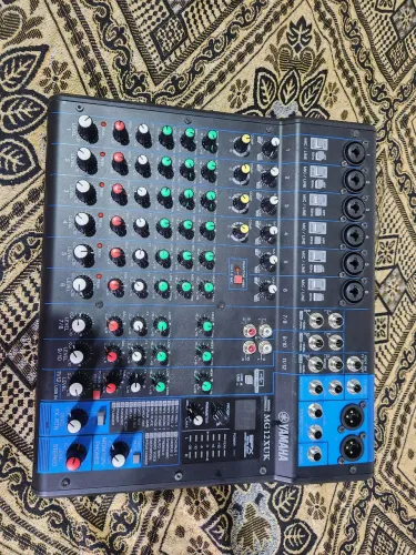 Mesa de Som Yamaha MG12XUK