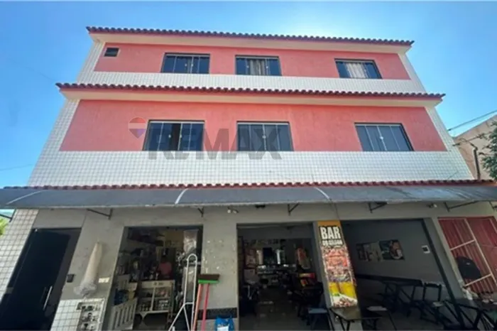 Apartamento + 2 Kitnets - Centro de Alegre