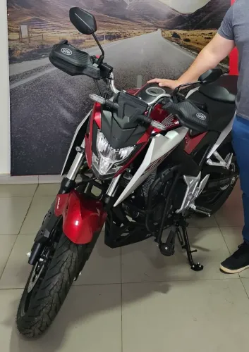 CB300F Twister (IMPECÁVEL)