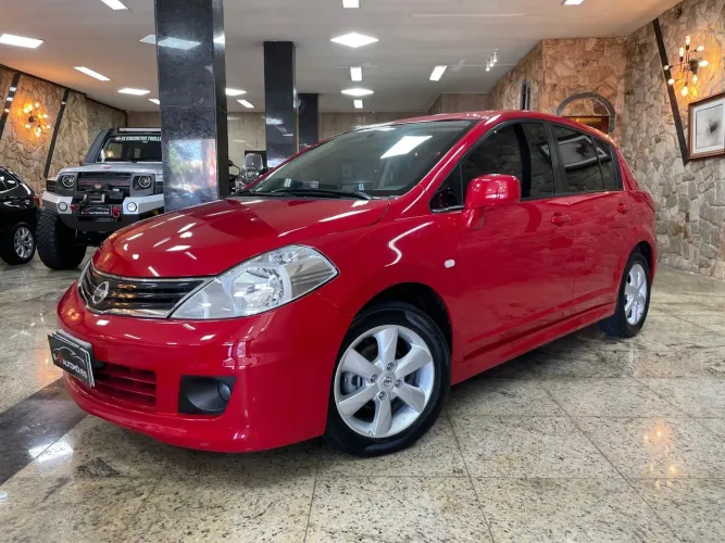 Nissan Tiida SL 1.8/1.8 Flex 16V Mec. 2013
