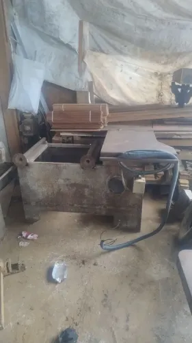 ESQUADREJADEIRA INDUSTRIAL COM MOTOR