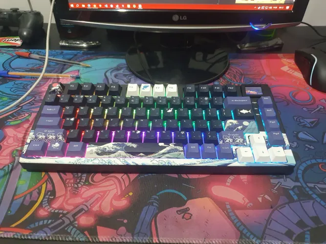 Teclado Mecânico + Mousepad Gamer grande