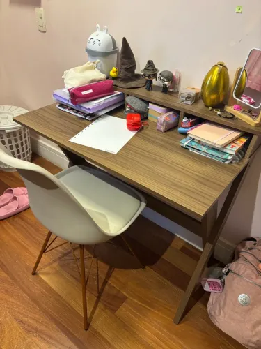 Mesa Escrivaninha Escritorio 3 Nichos 90 cm Nogal Artany semi nova