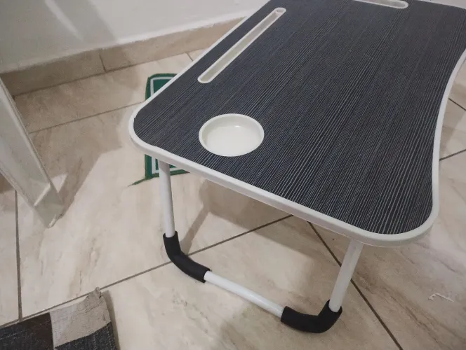 Mesa portátil dobrável