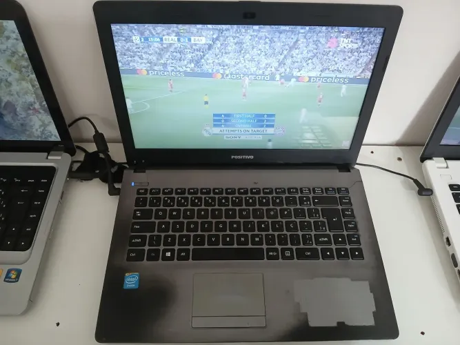 Notebook Positivo Stilo XR3000 Celeron 500GB HD 4GB RAM