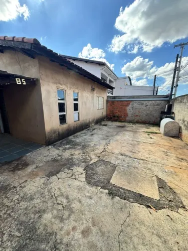 Casa para Venda em Paulínia, São José 1, 3 dormitórios, 1 banheiro, 4 vagas