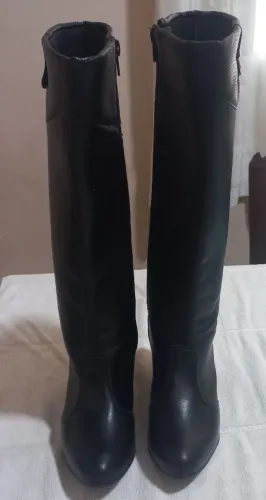 Vendo bota mais um sapato