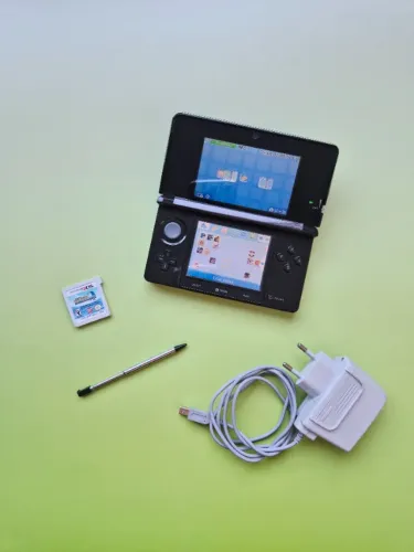 Nintendo 3DS Preto 16GB Lotado de Jogos + One Piece Romance Dawn Original
