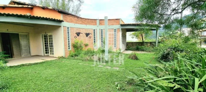 Casa com 2 quartos para alugar, 117 m² por R$ 4.793/mês - Jardim Atlantico - Maricá/RJ