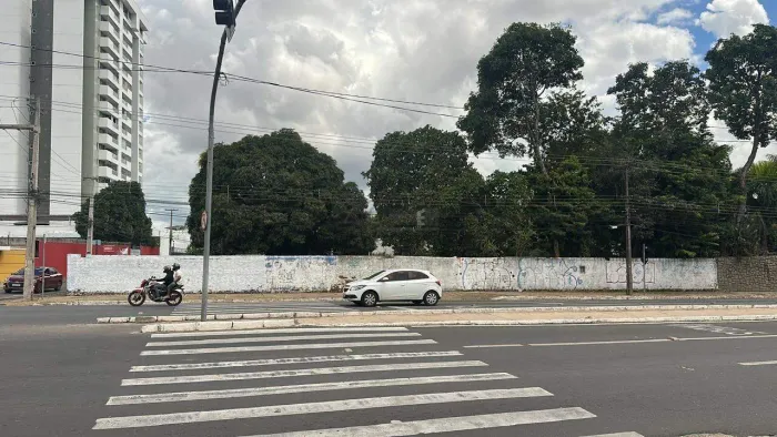 Lote Comercial para Aluguel no Ininga (Teresina)  880m²
