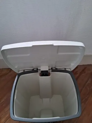 Cesto para lixo em geral