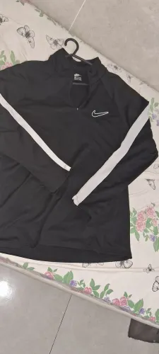 Casaco dri fit.