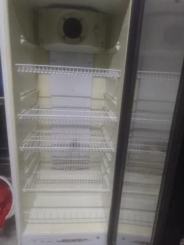 Vendo freezer vertical porta de vidro 