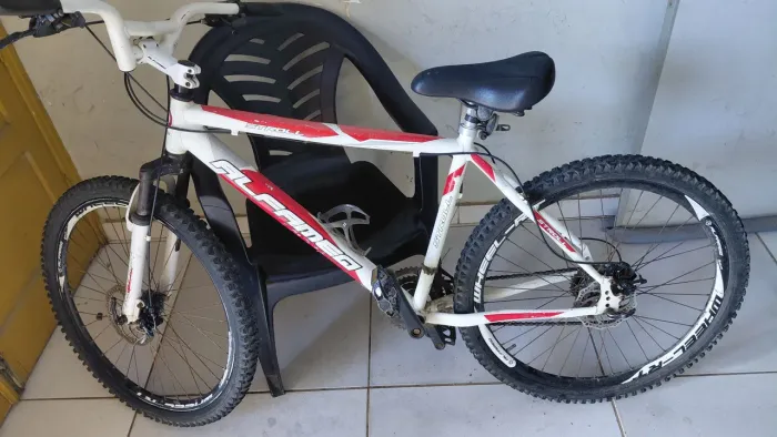 bicicleta alfameq boa condição, suspensão, marcha e freio a disco