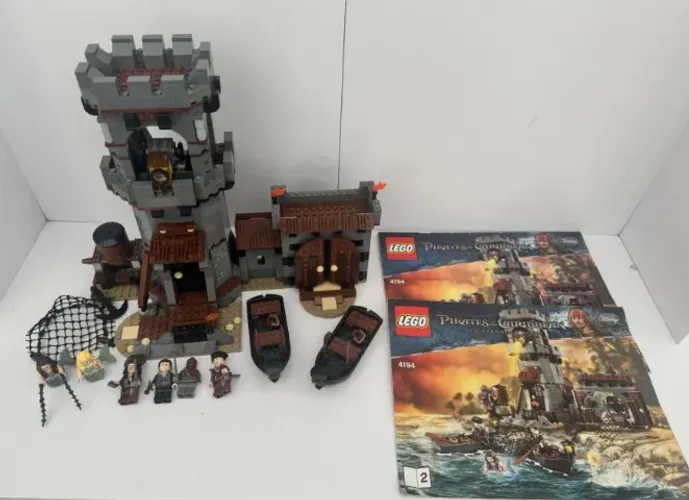 Lego Pirates of the Caribbean 4194 Whitecap Bay