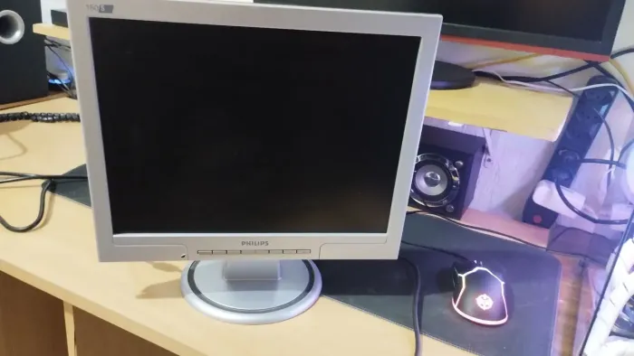 Monitor 60Hz Philips 15 polegadas antigo