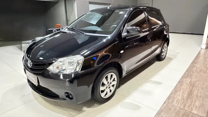 Toyota Etios X 1.3 Flex 16V 5P Mec. 2014
